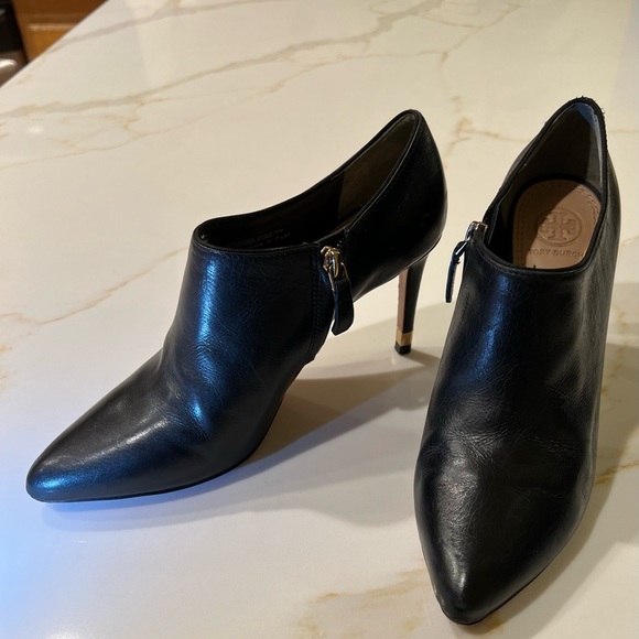 Tory Burch Greenwich heel booties - Picture 2 of 8